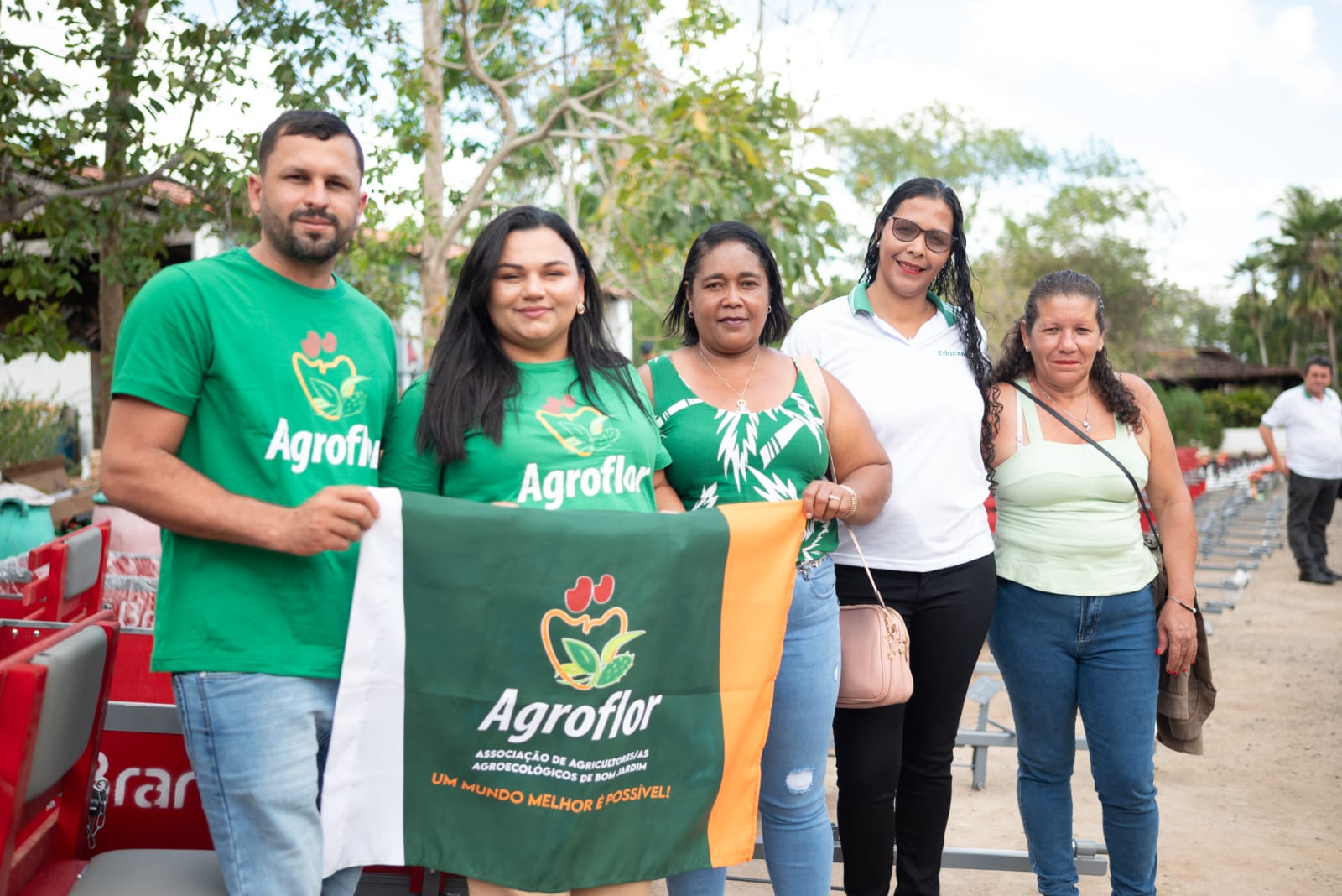 Agroflor está entre as instituições beneficiadas pelo Projeto Da Terra à Mesa, garantindo implementos que fortalecerão a agroecologia na região.